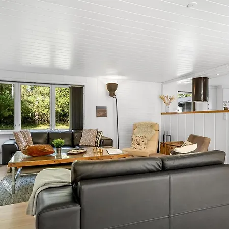 Josina - 1-3km From The Sea By Interhome *